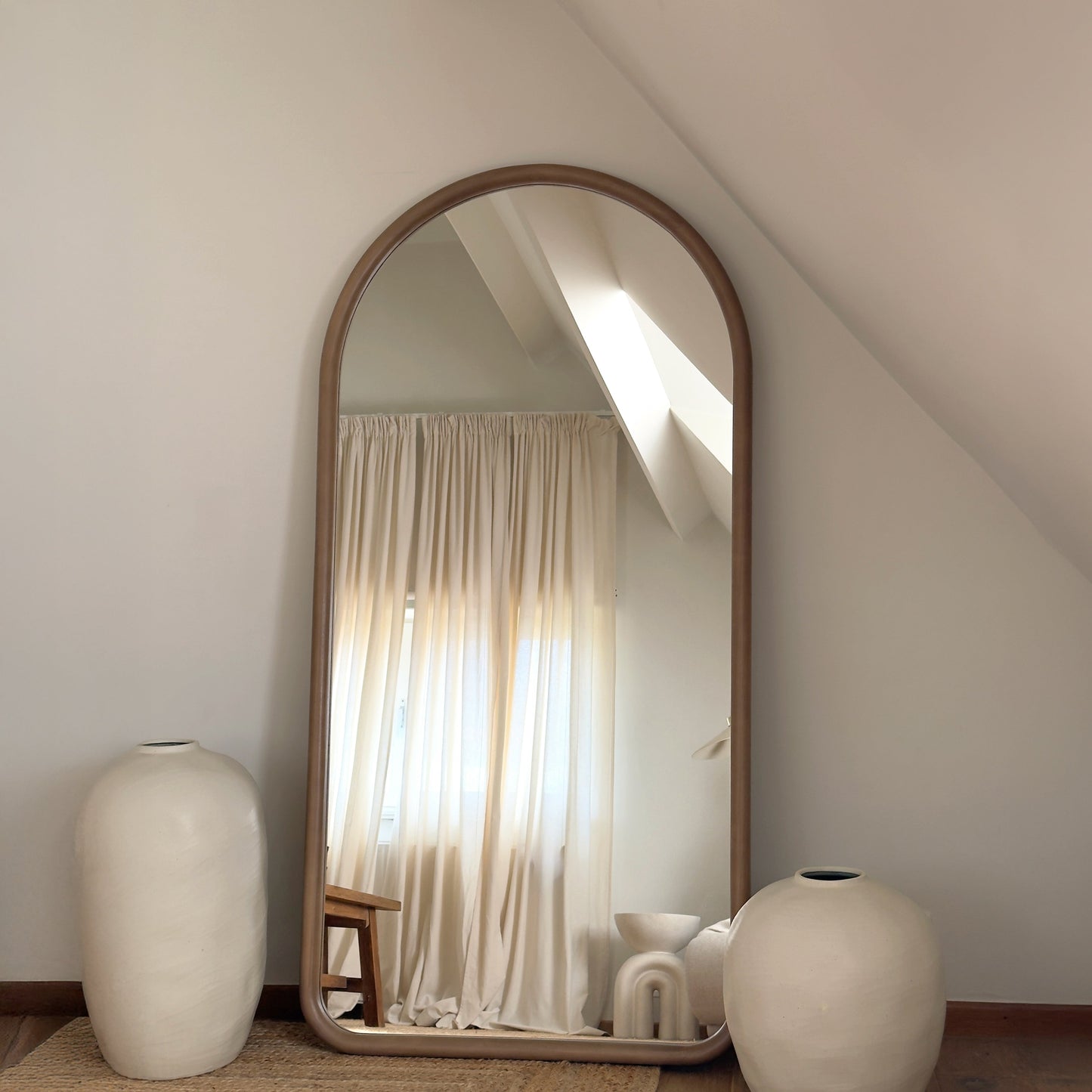 Haus Amora – Großes Ganzkörperspiegel mit geschwungener Holzrahmung (180 cm x 90 cm)**