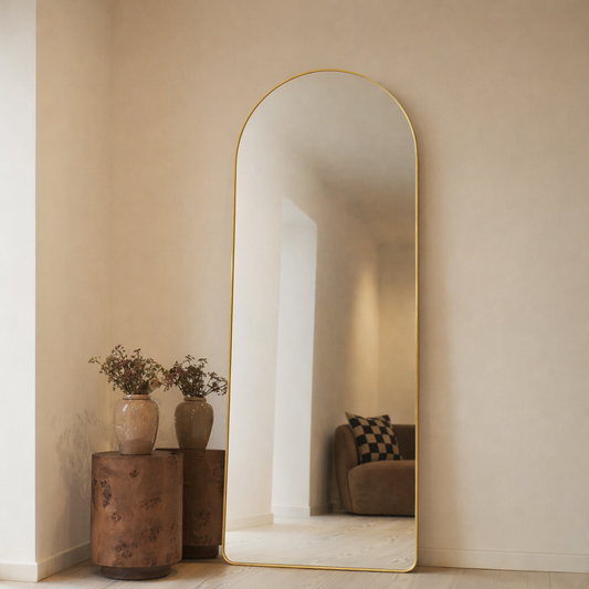 Haus Pinterest – Ganzkörperspiegel mit gebogenem Design und goldenem Metallständer (170 cm x 70 cm | 9 kg)