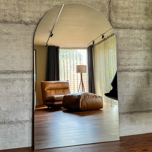 Haus Edge – Extra großes, rahmenloses Ganzkörperspiegel mit gewölbtem Design (179 cm x 110 cm)