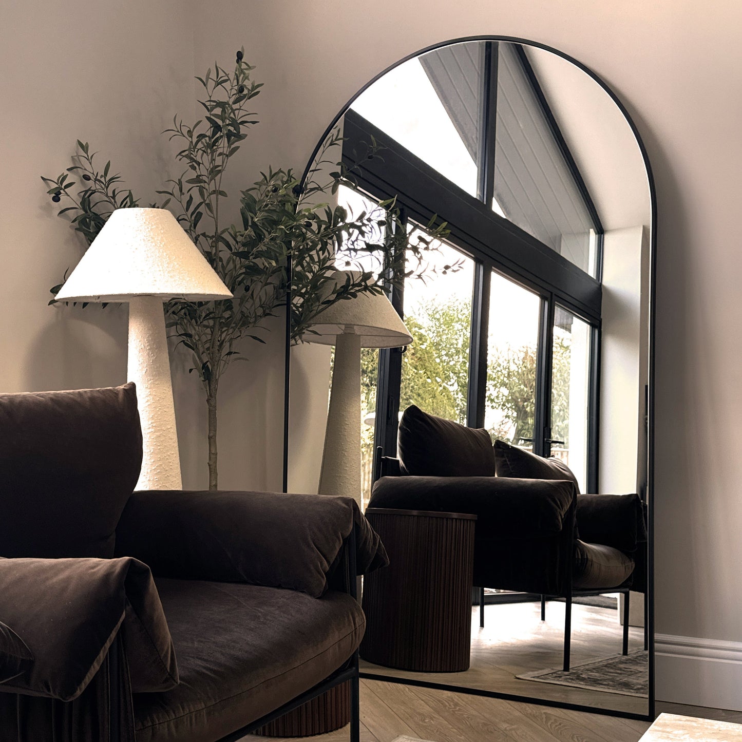 Haus Liberty - Vollkörper-Spiegel aus schwarzem Metall mit gewölbtem Design 180cm x 110cm