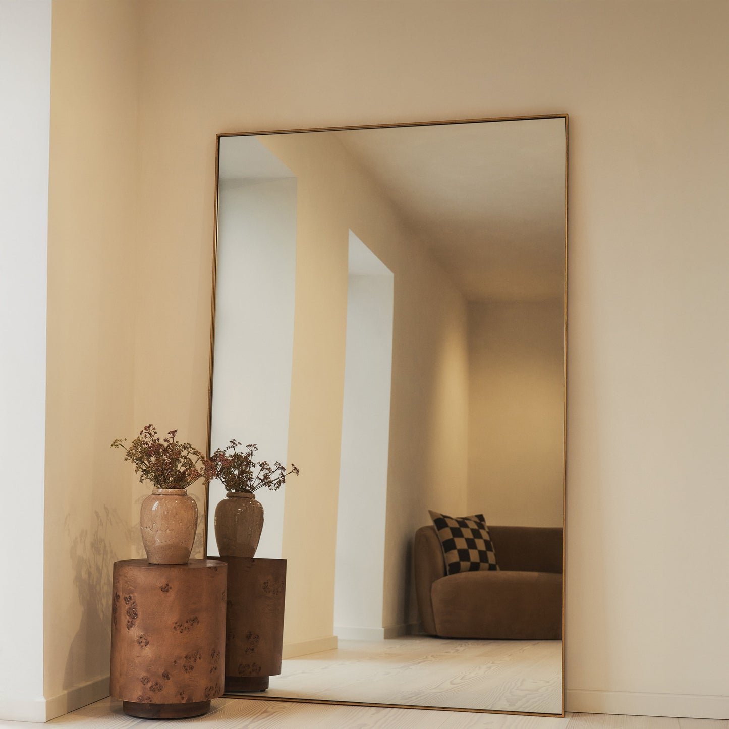 Haus Theo – Extra Großes Rechteckiges Ganzkörperspiegel aus Metall in Gold (190 cm x 120 cm)