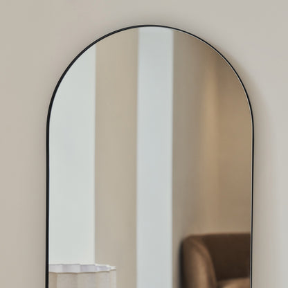 Haus Theo - Großer, schwarzer, gewölbter Metallspiegel in voller Länge 160cm x 50cm