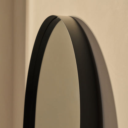 Haus Arcus – Ganzkörperspiegel mit schwarzem Metallbogen (170 cm x 80 cm)