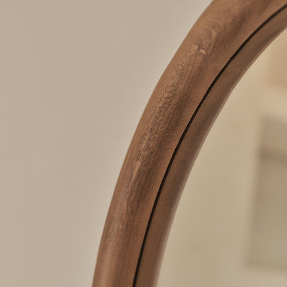 Haus Amora – Ganzkörperspiegel mit geschwungener Holzrahmung (172 cm x 60 cm)