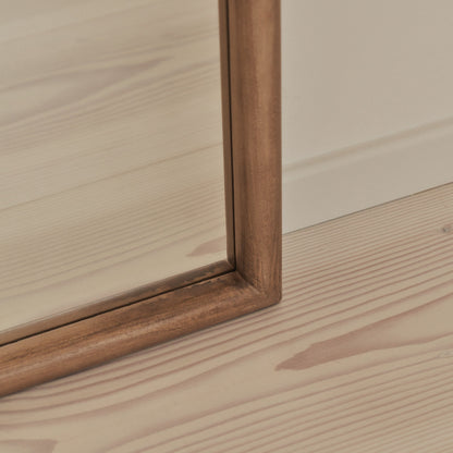 Haus Amora – Ganzkörperspiegel mit geschwungener Holzrahmung (172 cm x 60 cm)