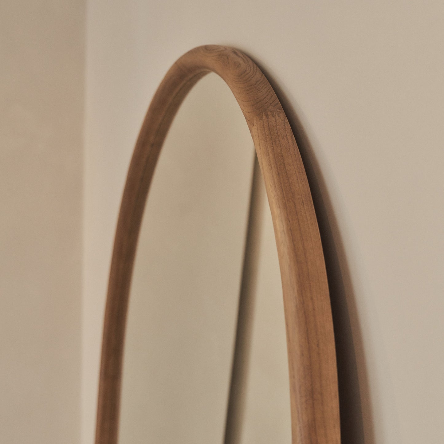 Haus Amora – Extra großes Ganzkörperspiegel aus Holz (200 cm x 120 cm)